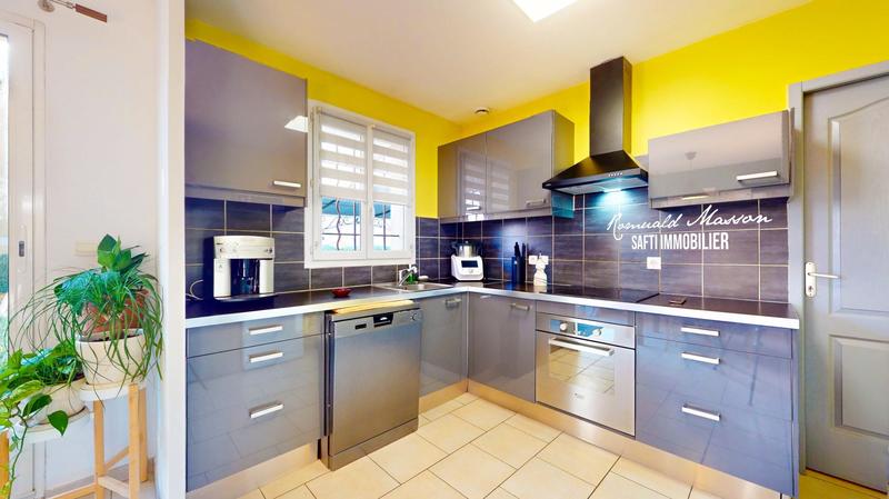 Maison - 90 m² - 4 pièces