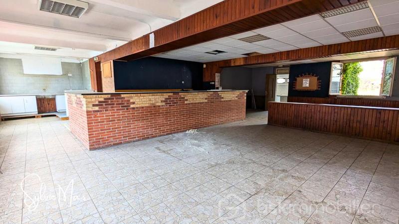 Immeuble - 215 m² - 6 pièces