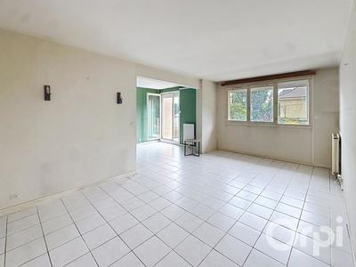 Appartement - 84 m² - 4 pièces