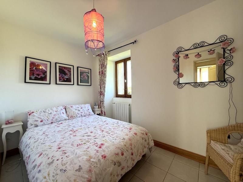 Maison - 220 m² - 6 pièces