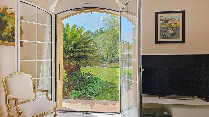 Villa - 310 m² - 8 pièces