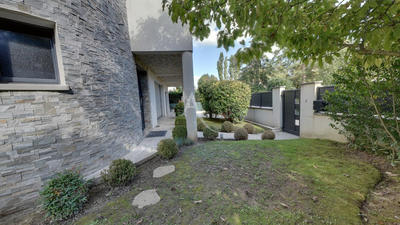 Maison - 212 m² - 8 pièces