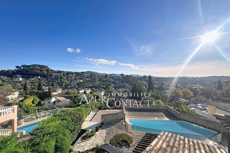 Maison - 300 m² - 10 pièces