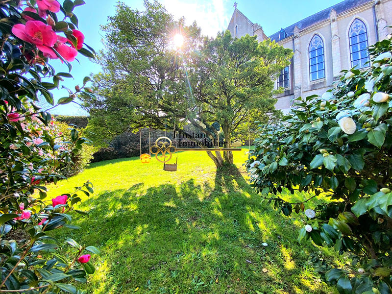 Maison - 185 m² - 11 pièces