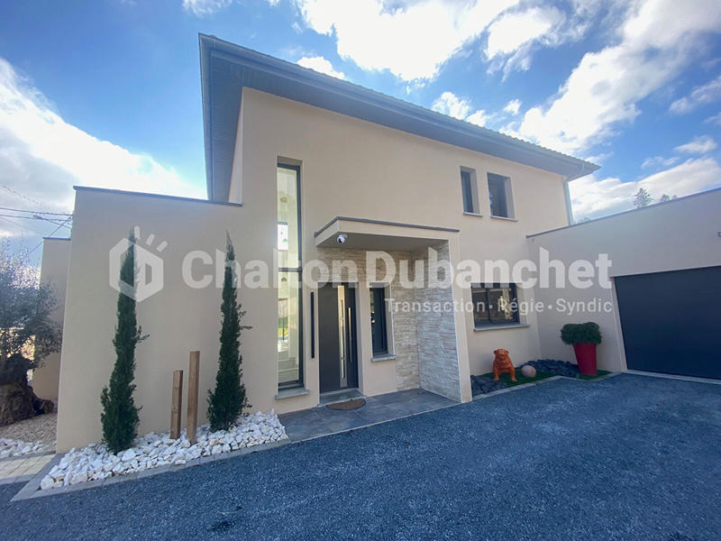 Villa - 160 m² - 6 pièces