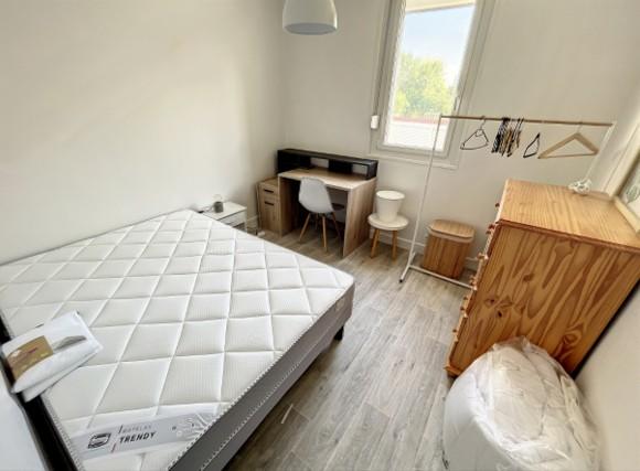 Chambre - 60 m² - 1 pièce