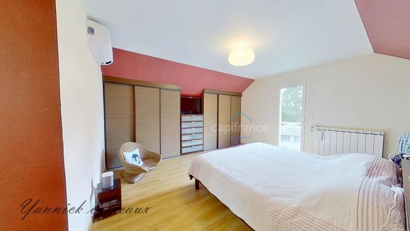 Maison - 218 m² - 9 pièces