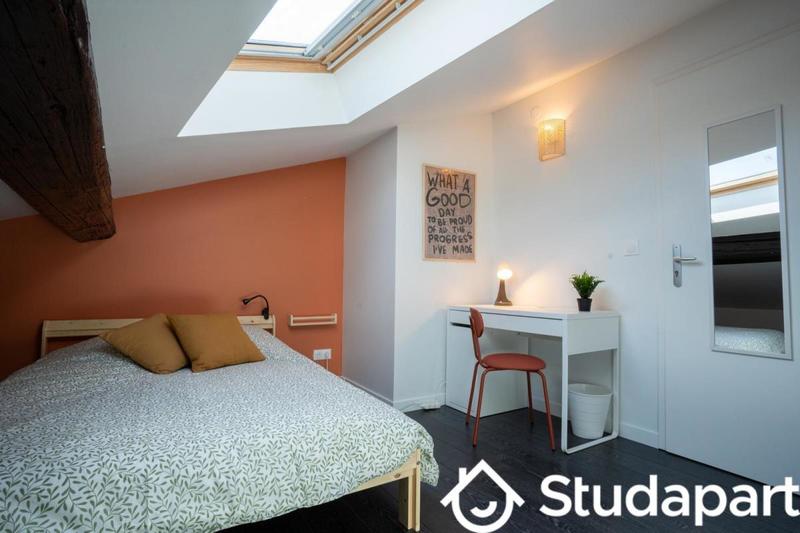 Chambre - 14 m² - 1 pièce