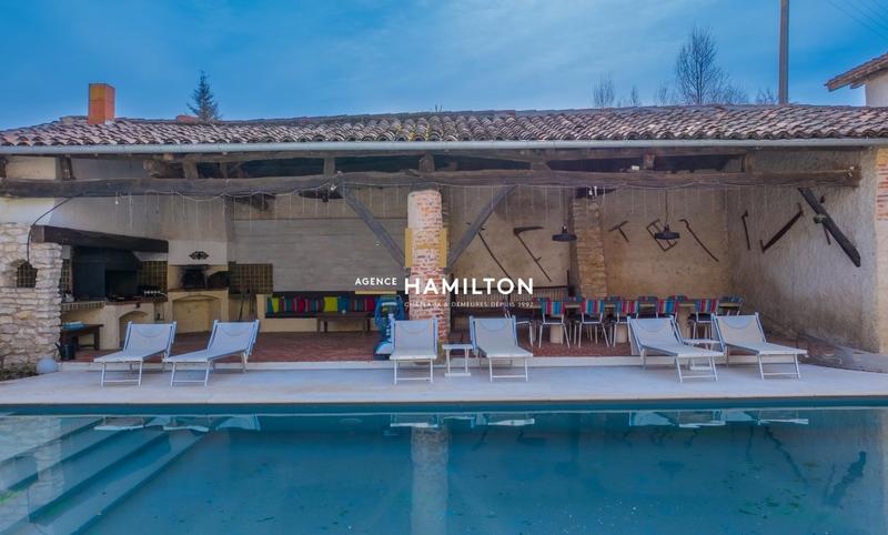 Maison de campagne - 532 m² - 11 pièces