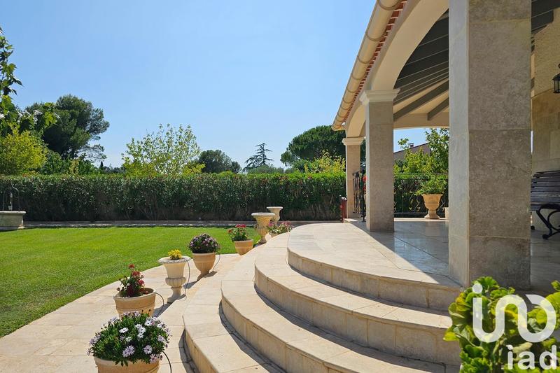 Maison - 220 m² - 9 pièces