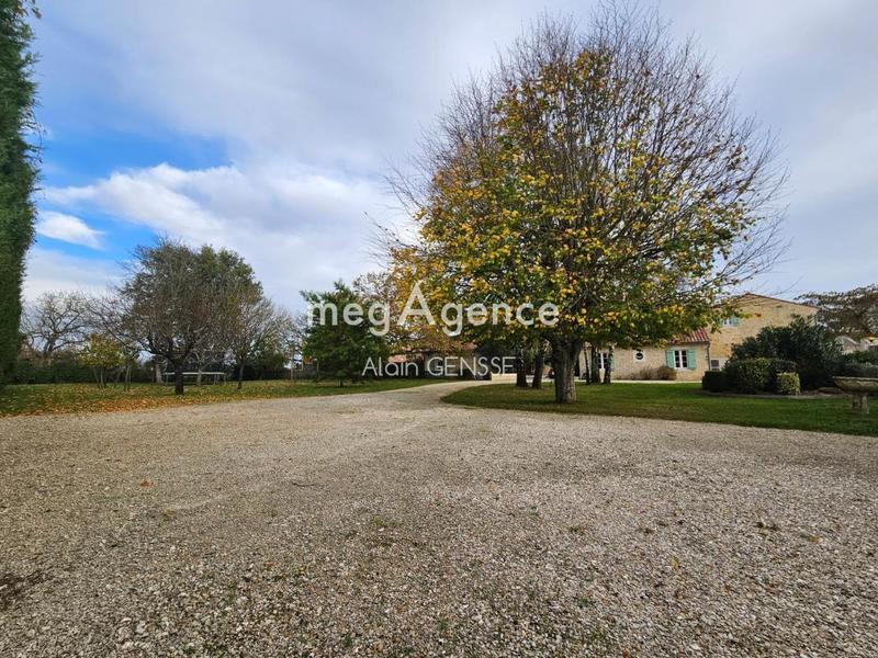 Maison - 295 m² - 8 pièces