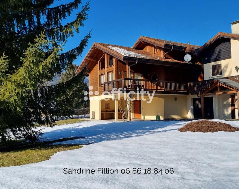 Maison - 260 m² - 10 pièces