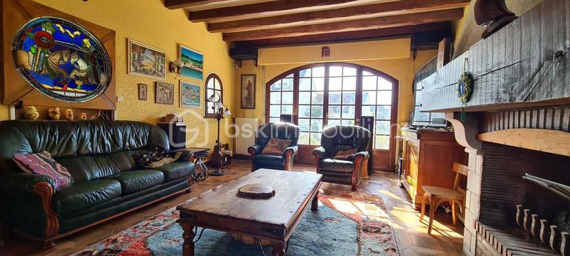 Maison - 231 m² - 7 pièces