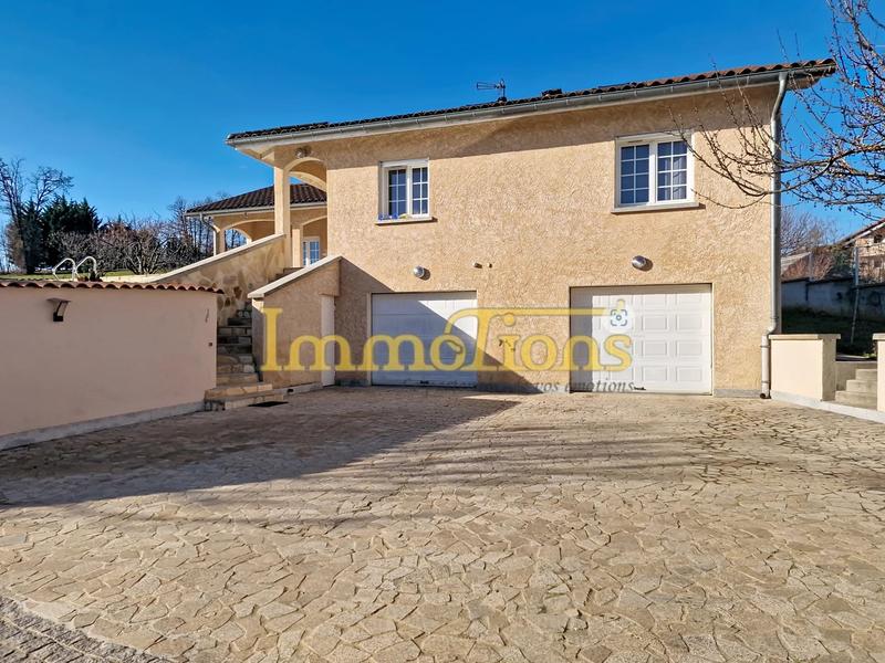Villa - 200 m² - 6 pièces
