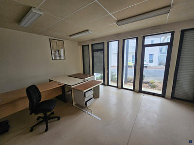 Local commercial - 138 m² - 10 pièces