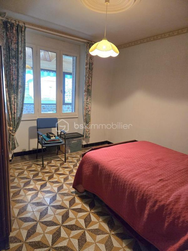 Maison en pierre - 80 m² - 5 pièces