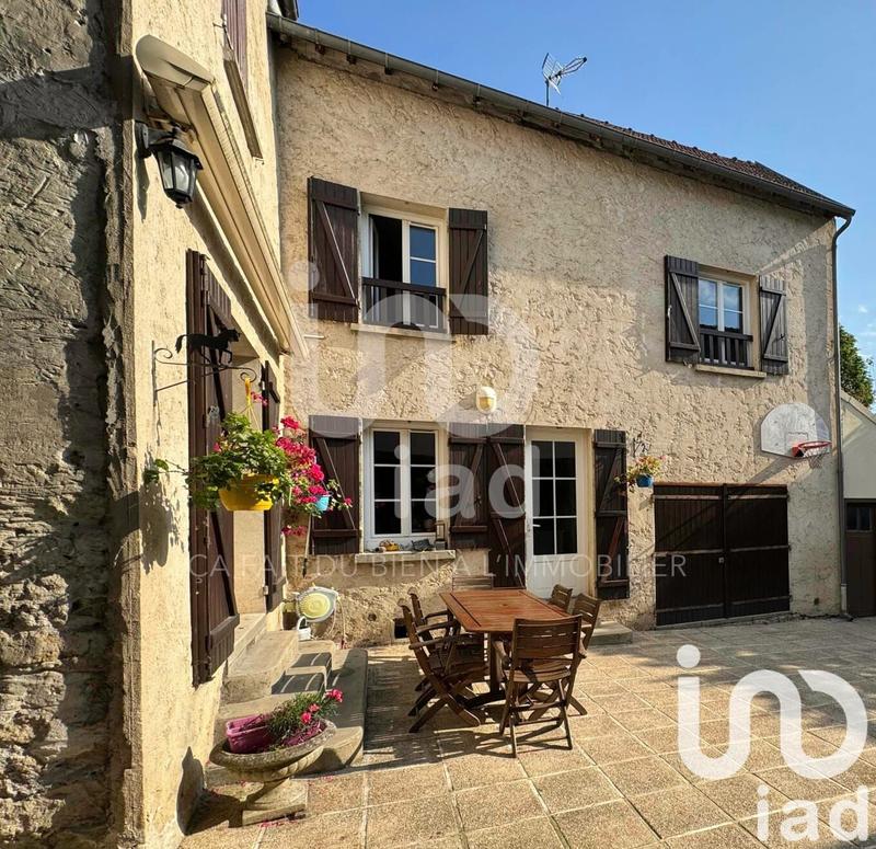 Maison - 224 m² - 9 pièces