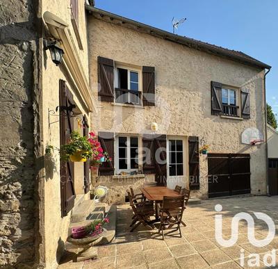 Maison - 224 m² - 9 pièces