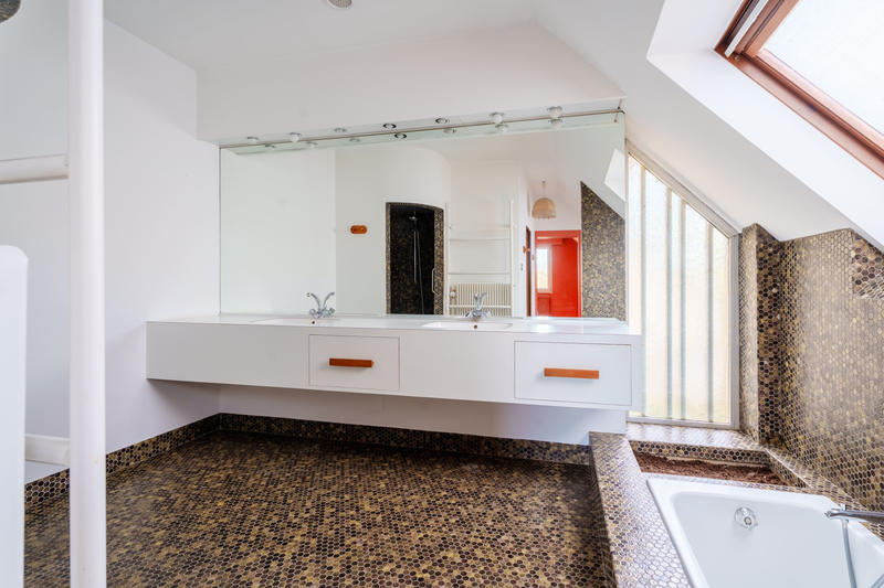 Villa - 323 m² - 9 pièces