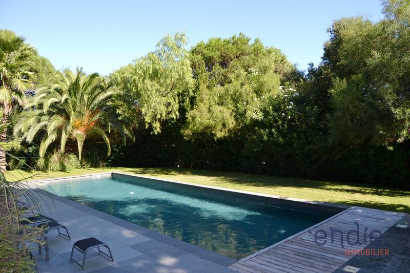 Maison - 320 m² - 6 pièces