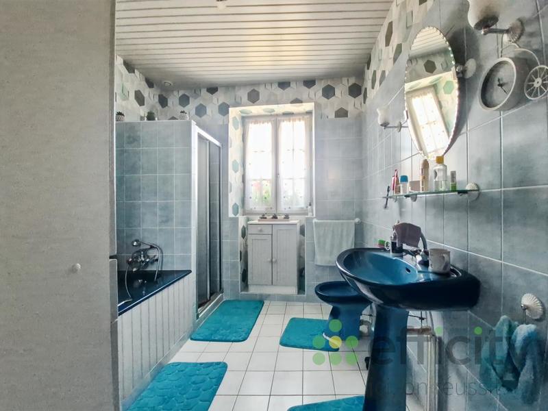 Maison - 180 m² - 7 pièces