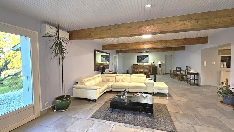 Maison - 214 m² - 5 pièces