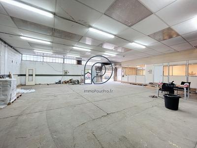 Entrepôt - 270 m²