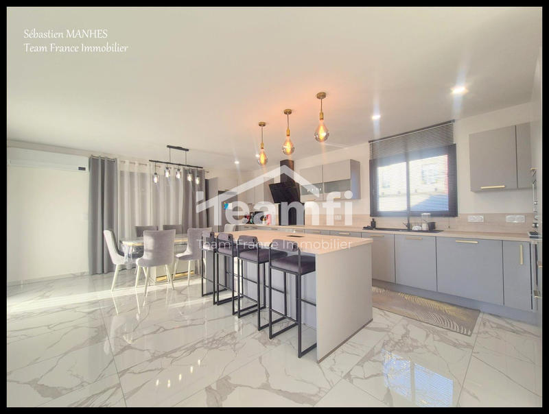 Maison - 138 m² - 5 pièces