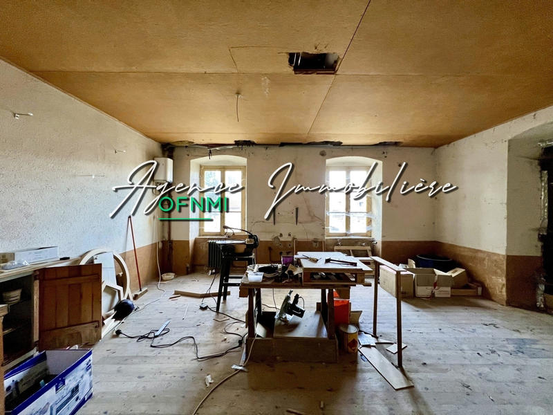 Maison - 846 m² - 26 pièces