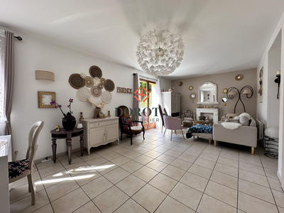 Maison traditionnelle - 117 m² - 5 pièces