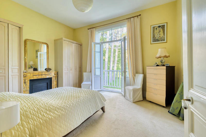 Maison - 196 m² - 7 pièces