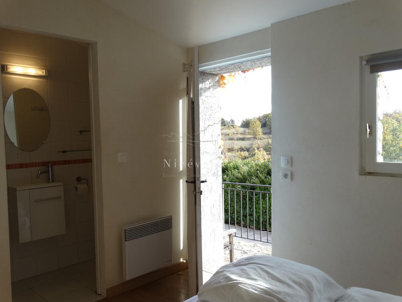 Maison - 180 m² - 8 pièces