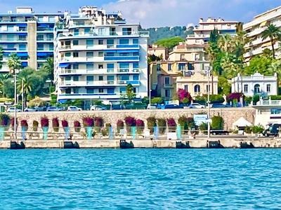 Appartement - 60 m² - 2 pièces