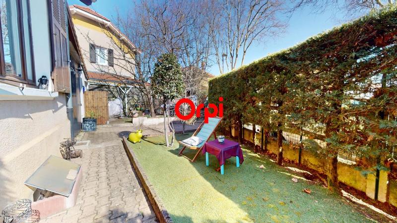 Appartement - 125 m² - 5 pièces