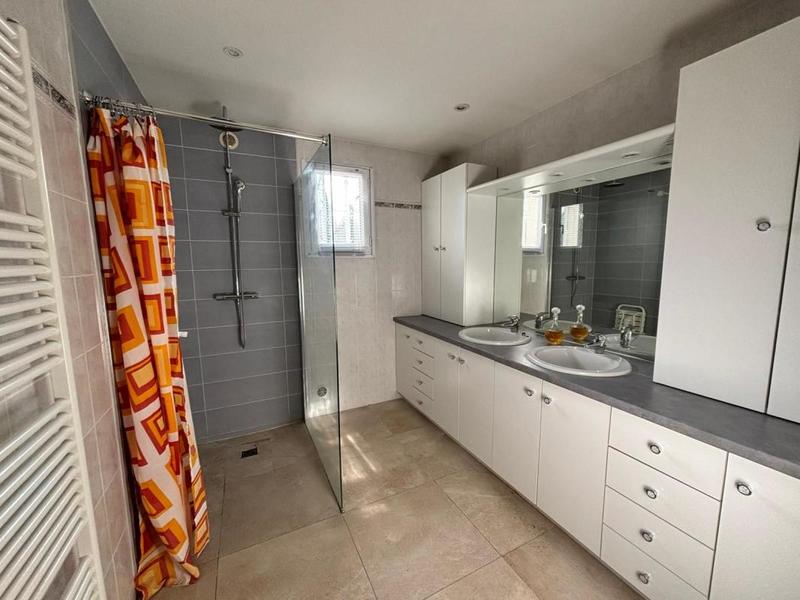 Maison - 93 m² - 4 pièces