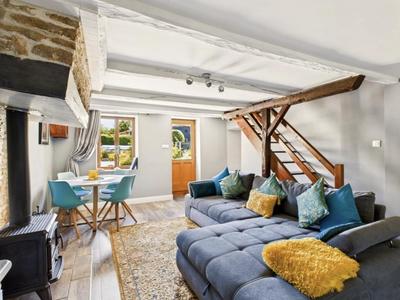 Maison - 234 m² - 10 pièces