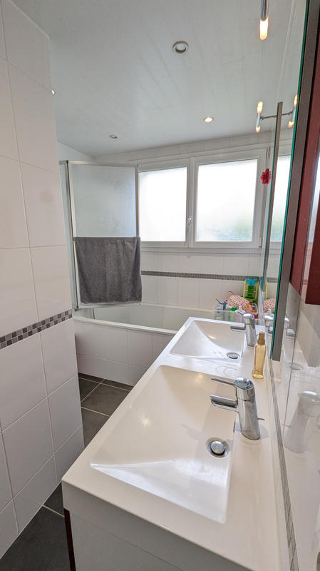 Maison - 169 m² - 7 pièces