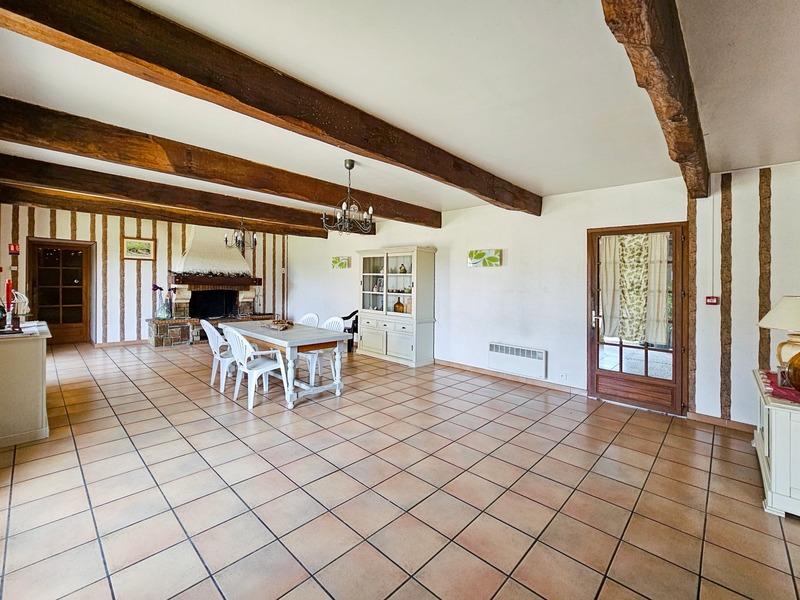 Maison - 453 m² - 14 pièces