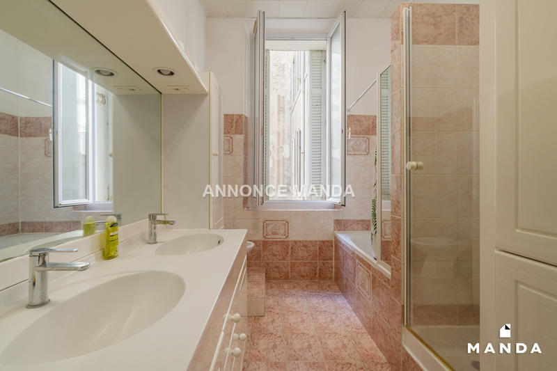 Appartement - 143 m² - 5 pièces