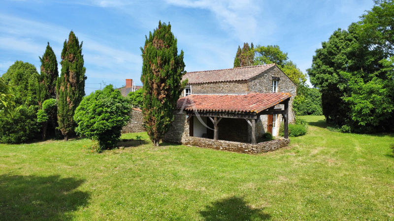 Maison - 298 m² - 7 pièces