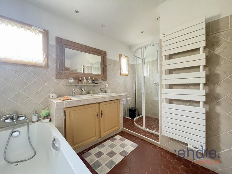 Maison - 190 m² - 6 pièces