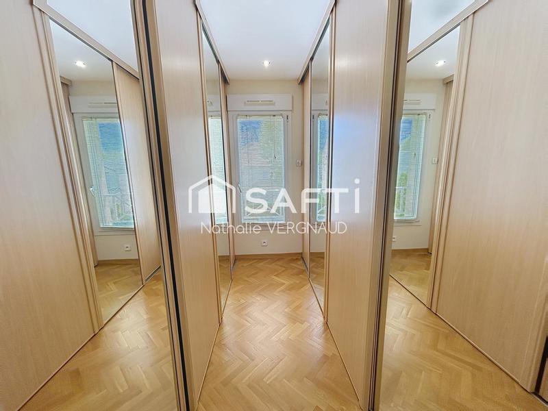 Maison - 177 m² - 7 pièces