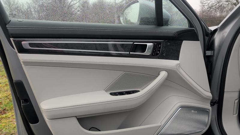 Porsche Panamera 4.0 680 Hybrid Pdk8 s - Entretien constructeur