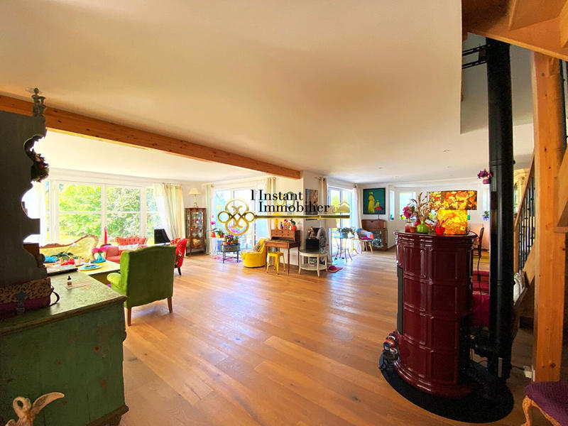 Demeure - 221 m² - 8 pièces