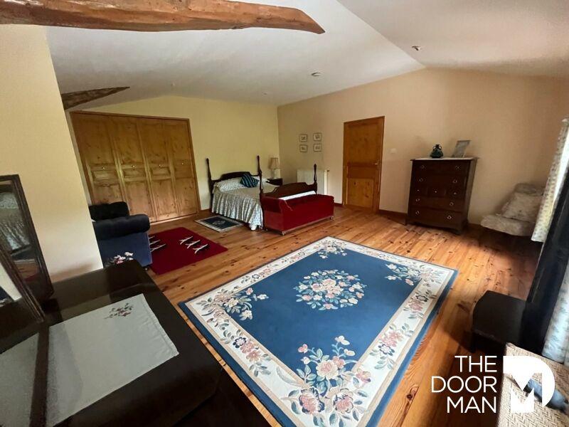 Maison de maîtres - 310 m² - 10 pièces