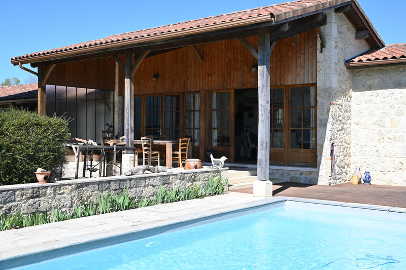 Maison - 374 m² - 13 pièces