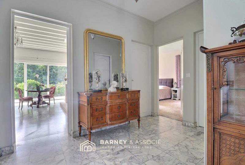 Maison - 215 m² - 7 pièces