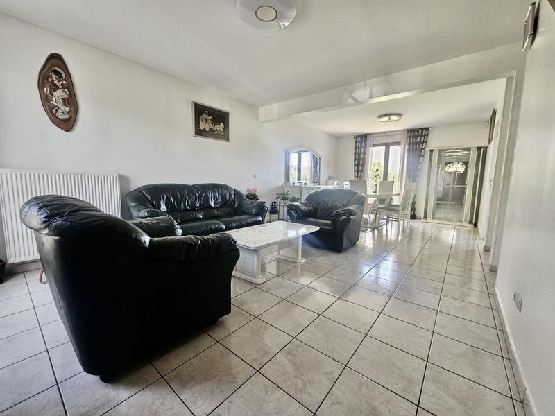 Maison traditionnelle - 115 m² - 7 pièces