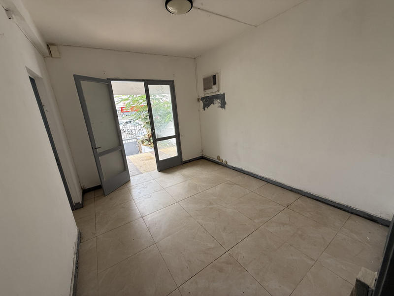 Local commercial - 140 m² - 4 pièces