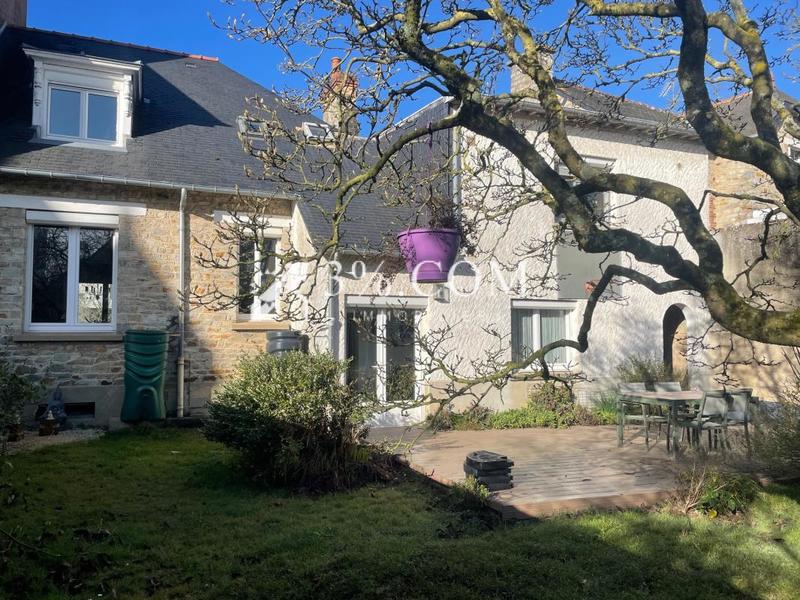 Maison - 138 m² - 9 pièces